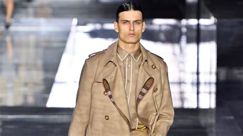 Trench moda uomo, gli impermeabili più belli di stagione